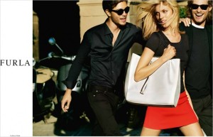 Furla-Spring-Summer-2015-Mario-Testino-05-620x399