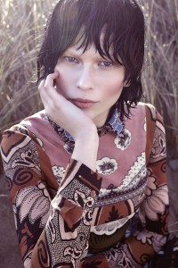 Monika-Sawicka-Vogue-Ukraine-Agata-Pospieszynska-07-620x930