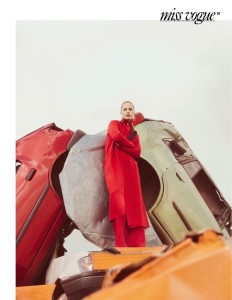 Vogue_Paris_-_Aout_2016_000097