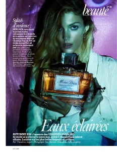 Vogue_Paris_-_Aout_2016_000103