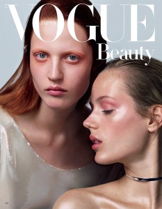 Vogue-_Japan-_August-2017-_Esther-_Heesch-by-_Da